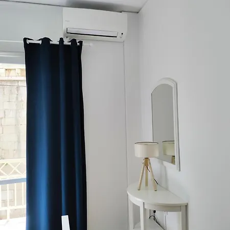 Old Town Next To Seafront Promenade * Anabolu