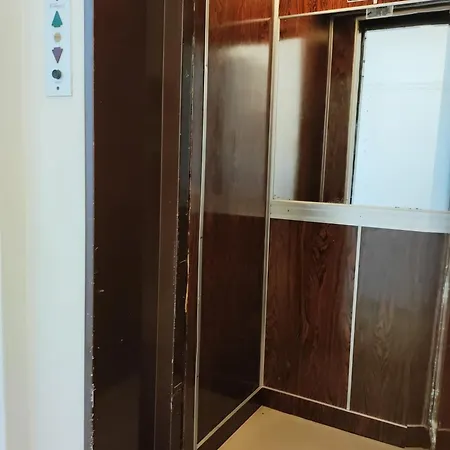 Old Town Next To Seafront Promenade Apartamento