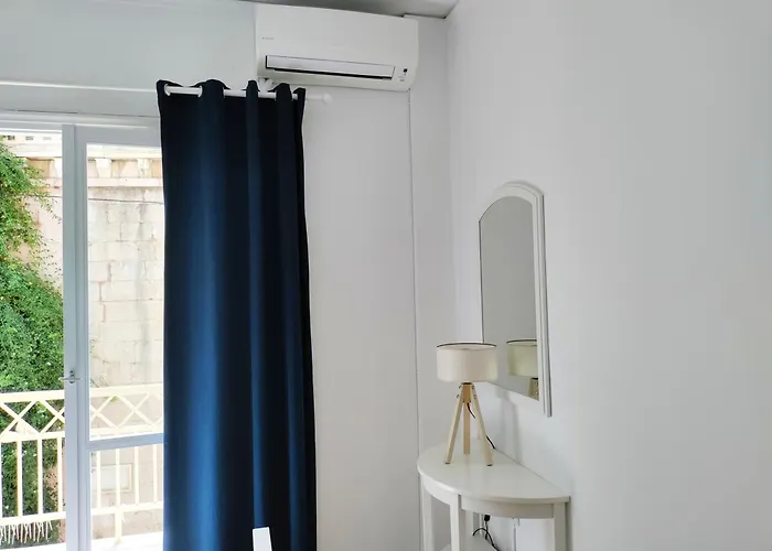 Old Town Next To Seafront Promenade * Nafplio