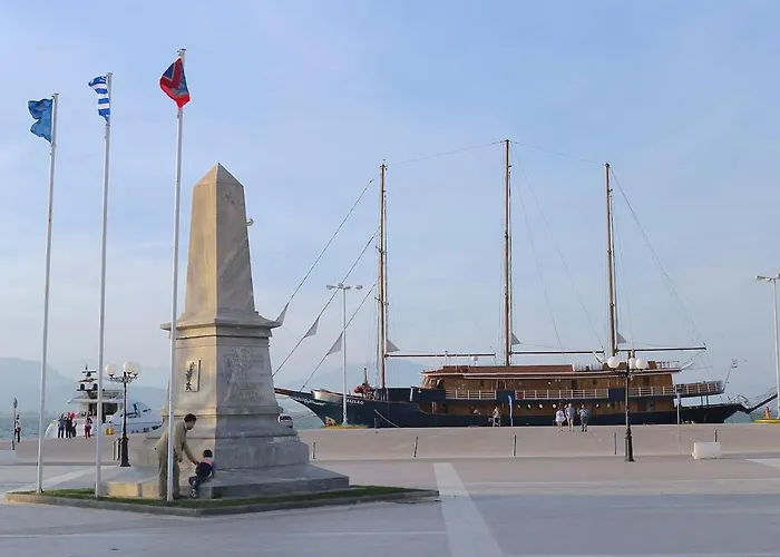 Old Town Next To Seafront Promenade Apartment Nafplio